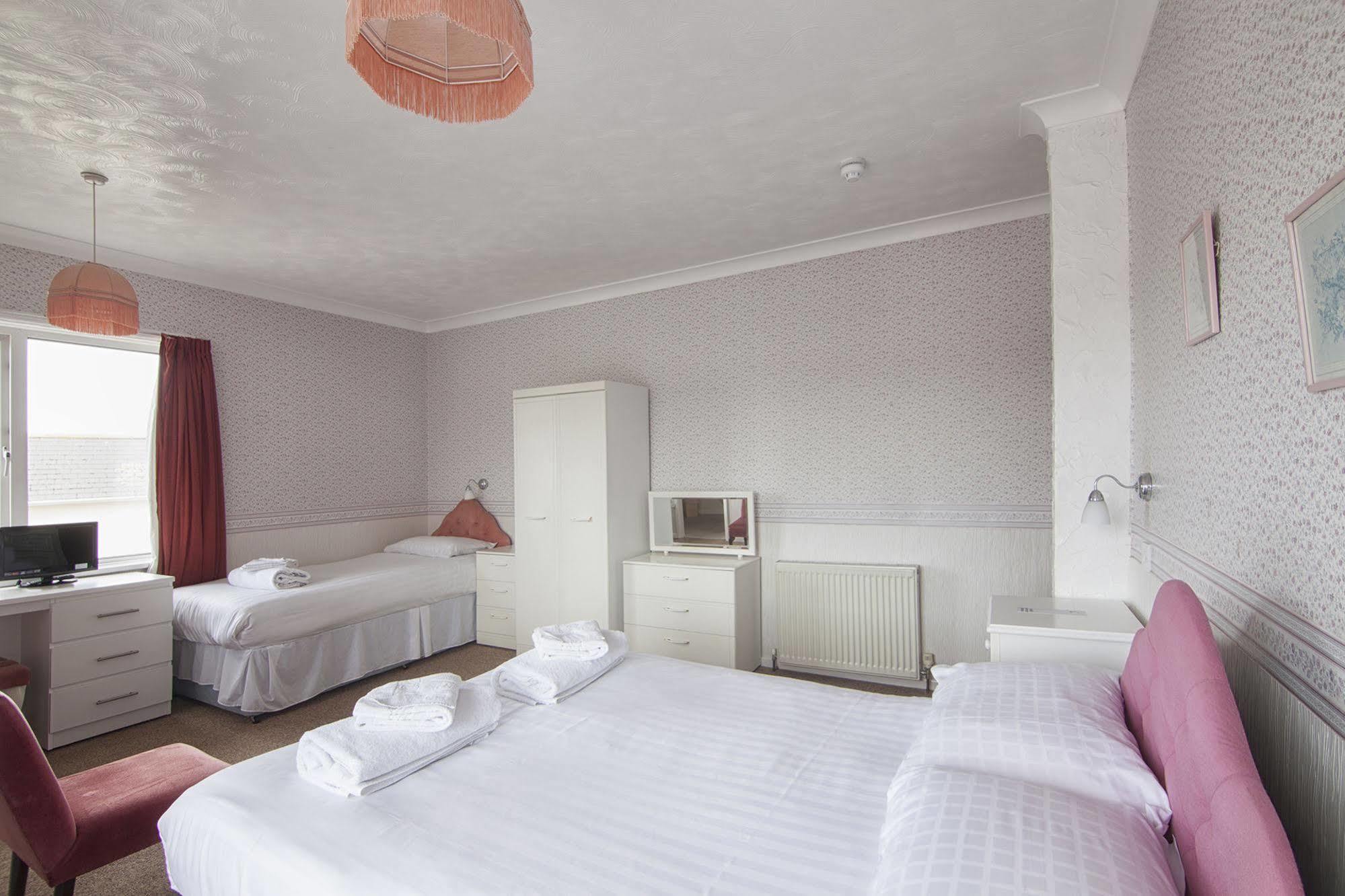 The Wight Bay Hotel - Isle Of Wight Сэнддаун Экстерьер фото