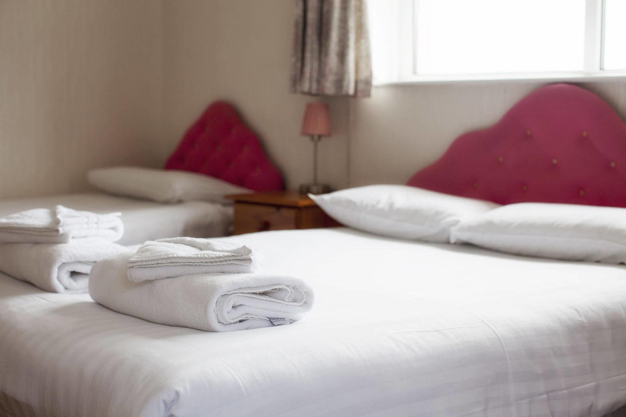 The Wight Bay Hotel - Isle Of Wight Сэнддаун Экстерьер фото