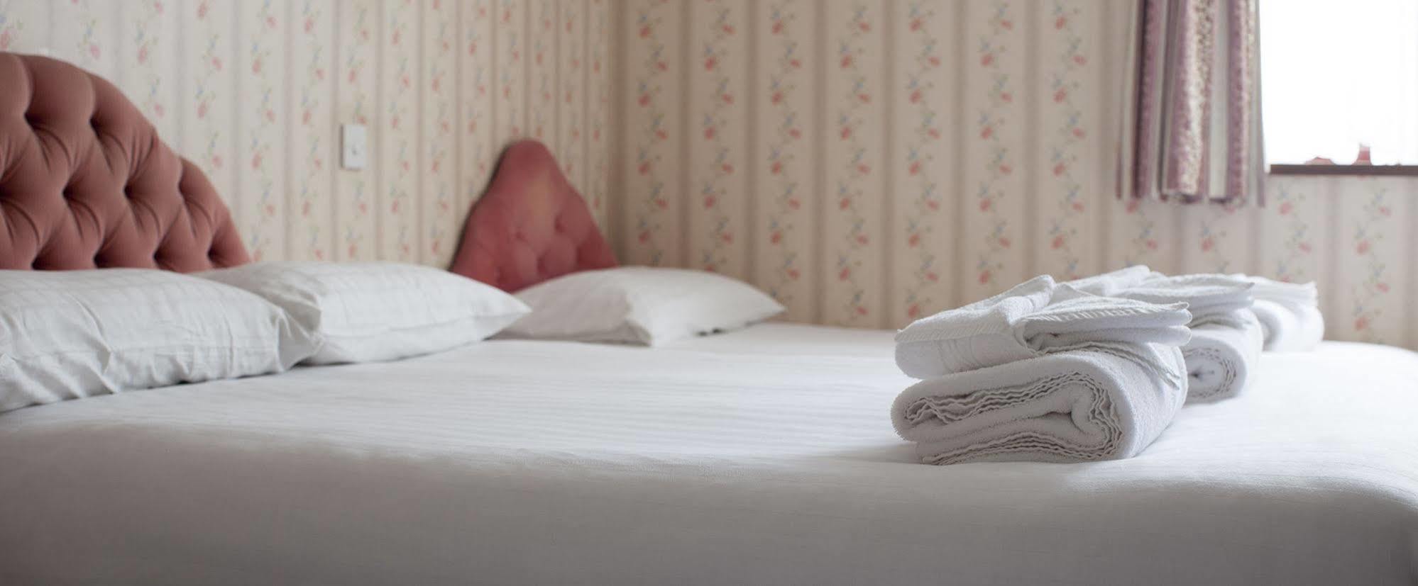The Wight Bay Hotel - Isle Of Wight Сэнддаун Экстерьер фото